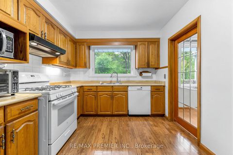 Photo 20 at 21 Halbadier Place, City Centre West, Toronto