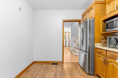 Photo 22 at 21 Halbadier Place, City Centre West, Toronto