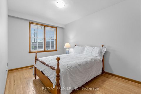 Photo 25 at 21 Halbadier Place, City Centre West, Toronto