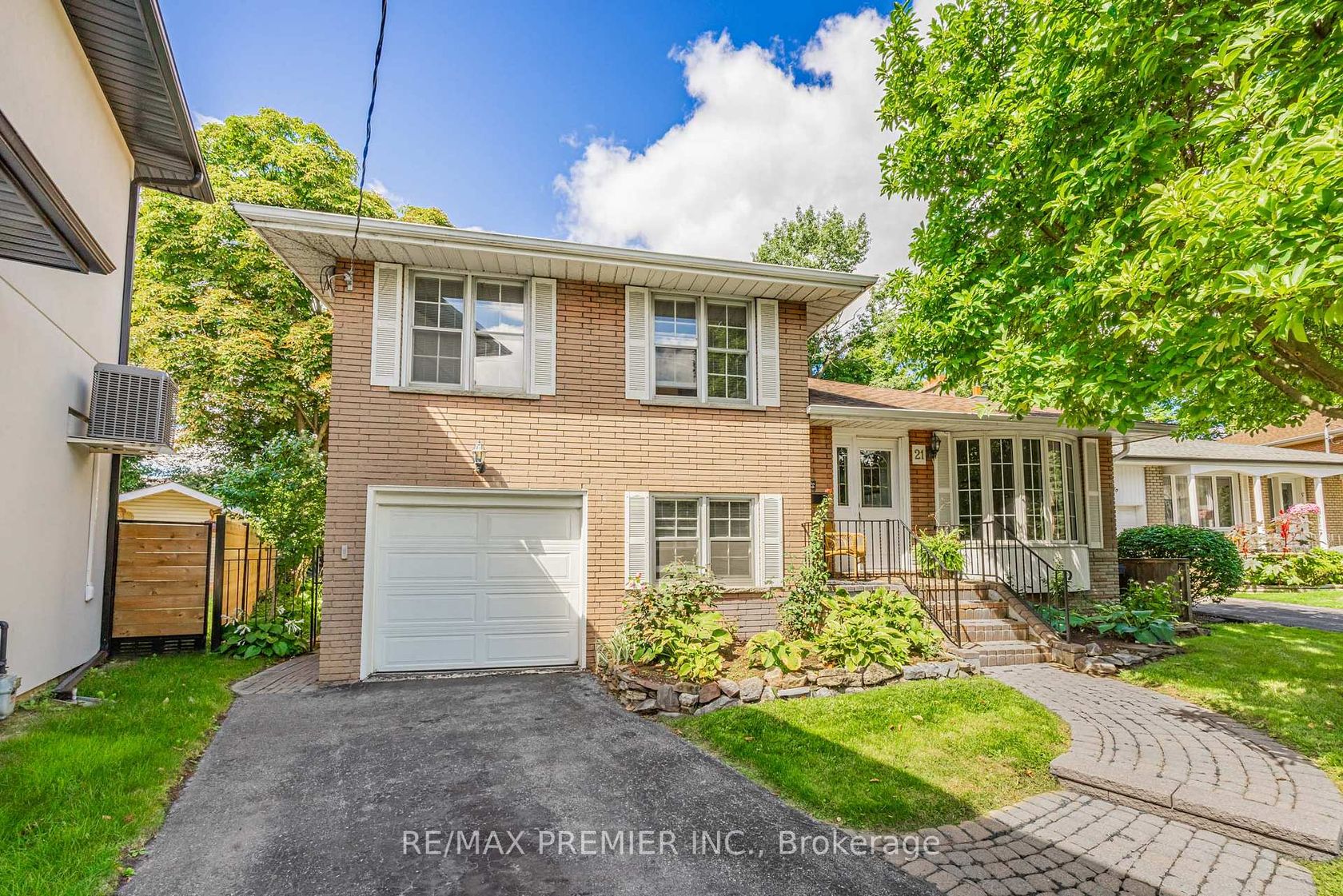 21 Halbadier Place, City Centre West, Toronto 