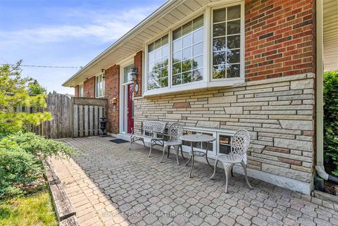 Photo 1 at 18 Verlaine Place, Bendale, Toronto