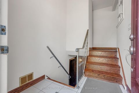 Photo 3 at 18 Verlaine Place, Bendale, Toronto