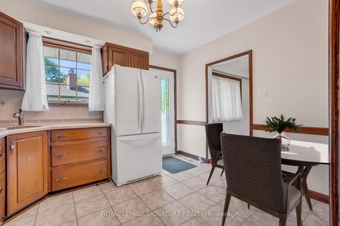 Photo 10 at 18 Verlaine Place, Bendale, Toronto