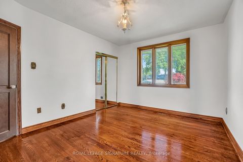 Photo 14 at 18 Verlaine Place, Bendale, Toronto