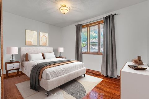 Photo 15 at 18 Verlaine Place, Bendale, Toronto