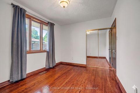 Photo 16 at 18 Verlaine Place, Bendale, Toronto