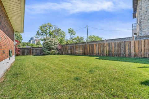 Photo 30 at 18 Verlaine Place, Bendale, Toronto