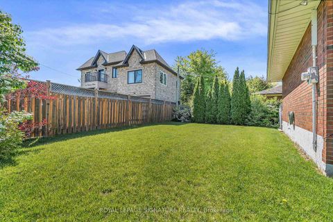 Photo 32 at 18 Verlaine Place, Bendale, Toronto