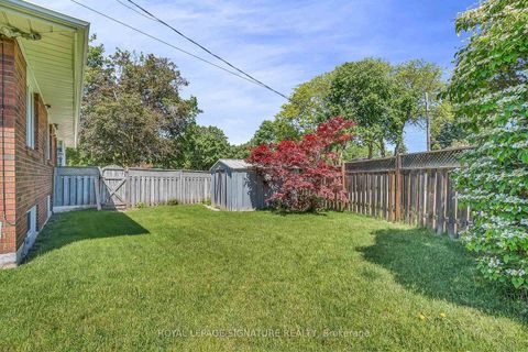 Photo 33 at 18 Verlaine Place, Bendale, Toronto