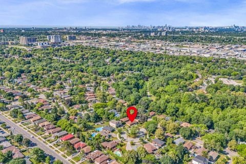 Photo 41 at 18 Verlaine Place, Bendale, Toronto