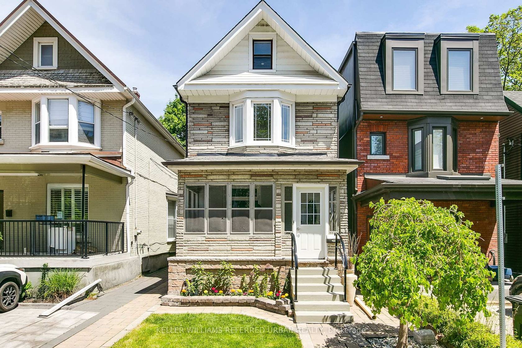 235 Bartlett Avenue, Junction, Toronto photo number 2