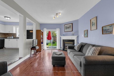Photo 3 at 101 Downing Crescent, Holly, Barrie