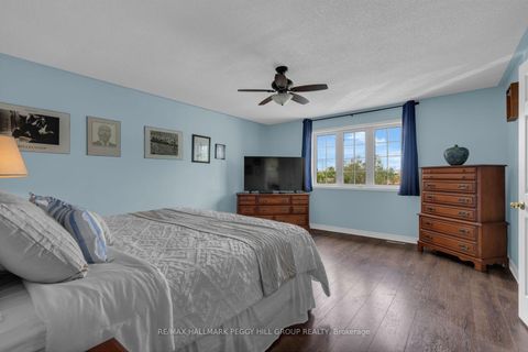 Photo 5 at 101 Downing Crescent, Holly, Barrie