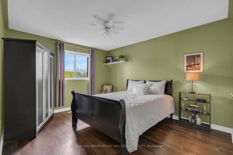 Photo 7 at 101 Downing Crescent, Holly, Barrie