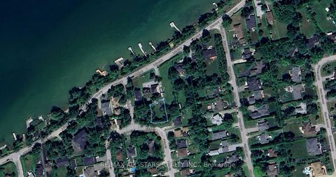 Photo 2 at 68 Farley Circle, Historic Lakeshore Communities, Georgina