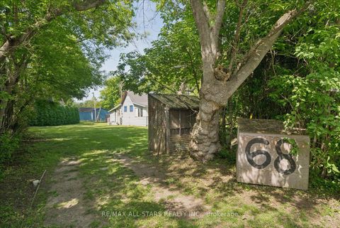 Photo 4 at 68 Farley Circle, Historic Lakeshore Communities, Georgina