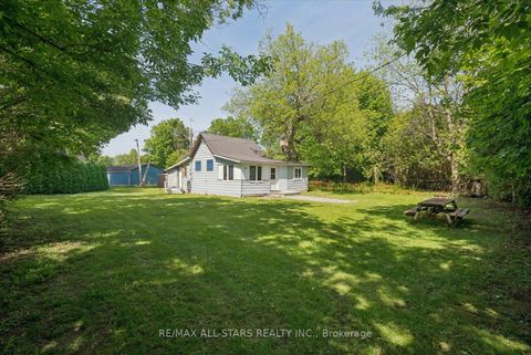 Photo 5 at 68 Farley Circle, Historic Lakeshore Communities, Georgina