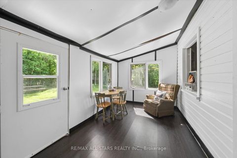 Photo 10 at 68 Farley Circle, Historic Lakeshore Communities, Georgina