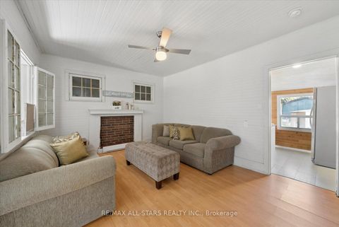 Photo 12 at 68 Farley Circle, Historic Lakeshore Communities, Georgina