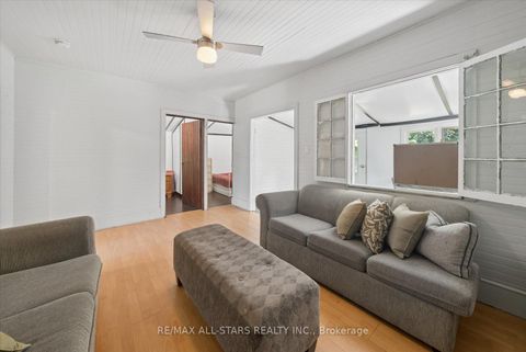 Photo 13 at 68 Farley Circle, Historic Lakeshore Communities, Georgina