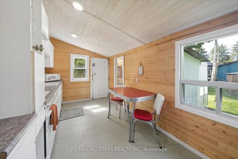 Photo 14 at 68 Farley Circle, Historic Lakeshore Communities, Georgina