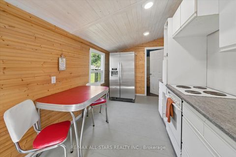 Photo 15 at 68 Farley Circle, Historic Lakeshore Communities, Georgina