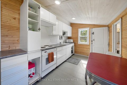 Photo 16 at 68 Farley Circle, Historic Lakeshore Communities, Georgina
