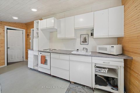 Photo 17 at 68 Farley Circle, Historic Lakeshore Communities, Georgina