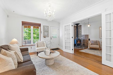 Photo 6 at 10 Medford Avenue, Oakridge, Toronto