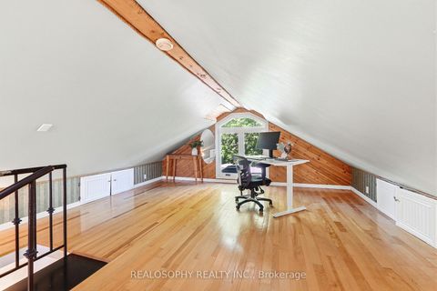 Photo 13 at 10 Medford Avenue, Oakridge, Toronto