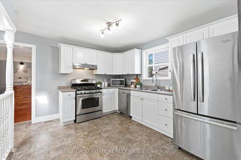 Photo 17 at 10 Medford Avenue, Oakridge, Toronto