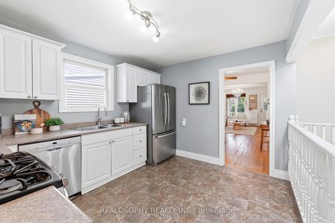 Photo 19 at 10 Medford Avenue, Oakridge, Toronto