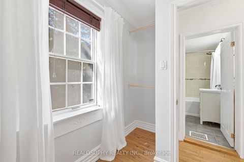 Photo 23 at 10 Medford Avenue, Oakridge, Toronto