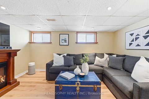 Photo 32 at 10 Medford Avenue, Oakridge, Toronto