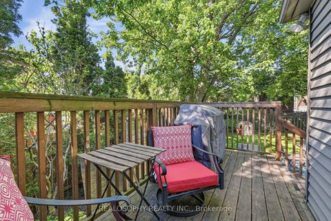 Photo 37 at 10 Medford Avenue, Oakridge, Toronto