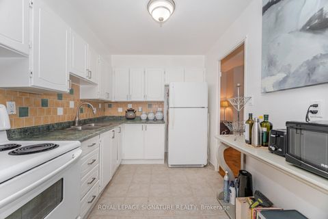 Photo 12 at 303 - 10 Edgecliff Golfway, Flemingdon Park, Toronto