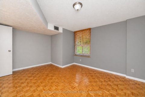 Photo 13 at 303 - 10 Edgecliff Golfway, Flemingdon Park, Toronto