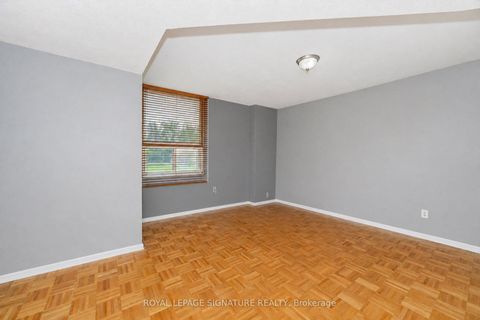 Photo 14 at 303 - 10 Edgecliff Golfway, Flemingdon Park, Toronto