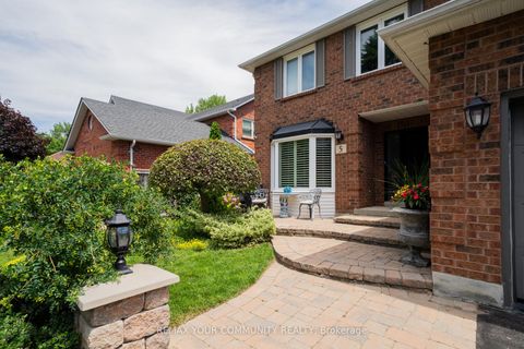 Photo 2 at 5 Carriage Lane, Courtice, Clarington