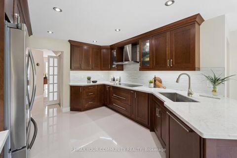 Photo 14 at 5 Carriage Lane, Courtice, Clarington