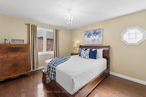 Photo 22 at 5 Carriage Lane, Courtice, Clarington