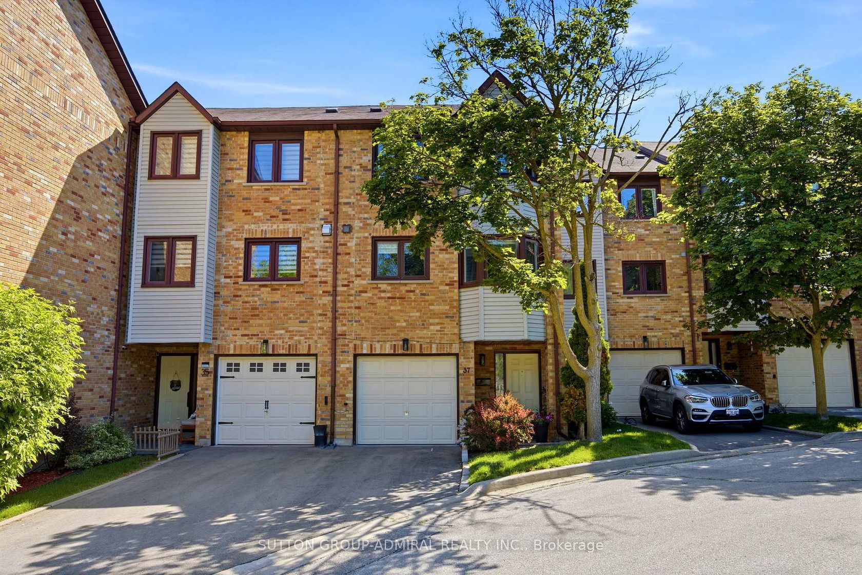 37 Old Firehall Lane, West Woodbridge, Vaughan photo 1