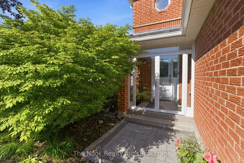 Photo 3 at 5 Teddington Crescent, Pringle Creek, Whitby