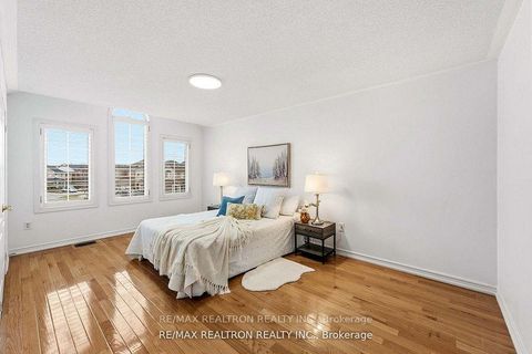 Photo 22 at 30 Glacier Crescent, Rouge E11, Toronto