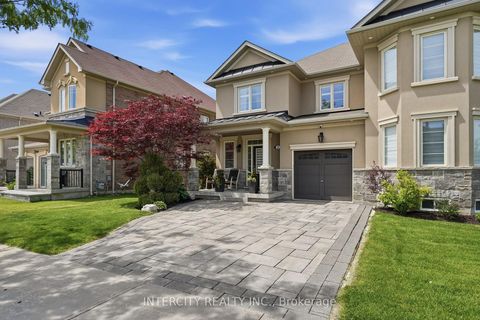 Photo 1 at 2 Fairmont Ridge Trail, Nobleton, King