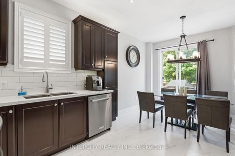 Photo 9 at 2 Fairmont Ridge Trail, Nobleton, King