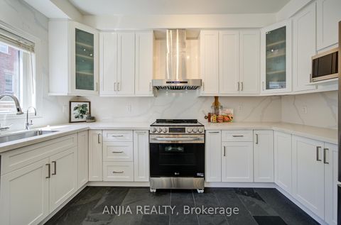 Photo 19 at 17 Holst Avenue, Berczy, Markham