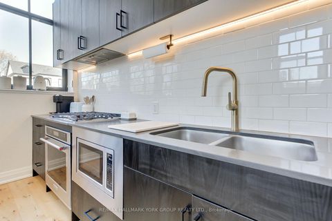 Photo 14 at 203 - 400 Park Avenue, Central Newmarket, Newmarket