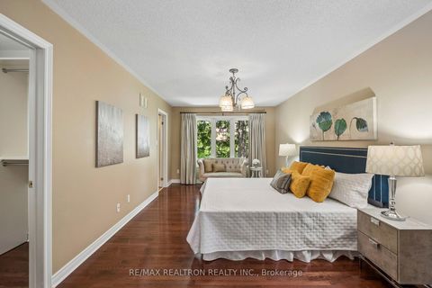 Photo 18 at 272 Tom Taylor Crescent, Summerhill Estates, Newmarket