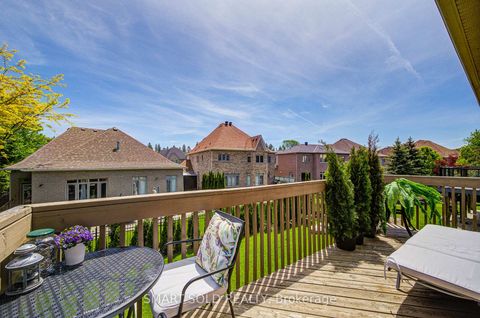 Photo 11 at 6 Sachet Drive, Oak Ridges Lake Wilcox, Richmond Hill